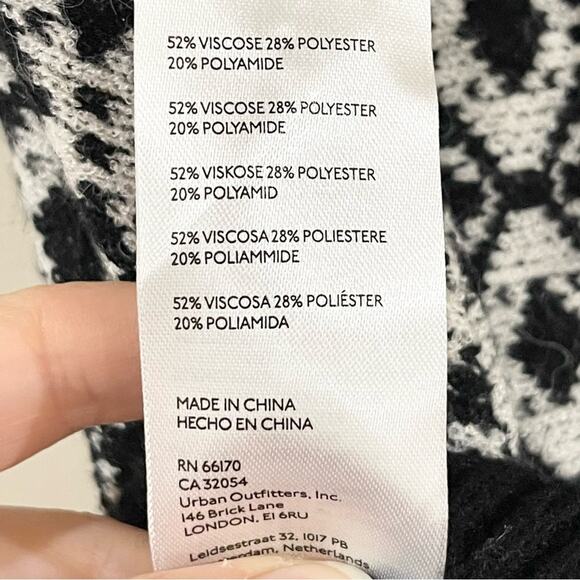 Anthropologie Maeve Sweater Vest Faux Wrap Black and White Woman’s size XSP - Picture 7 of 10